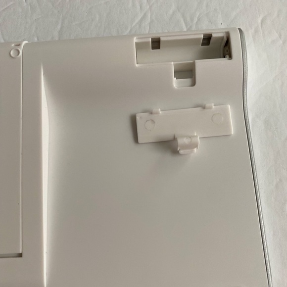 Omoton Bluetooth keyboard with sliding stand - Picture 5 of 15